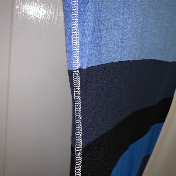 BCBG Color-block T-Shirt Dress Size Small - Picture 6 of 7